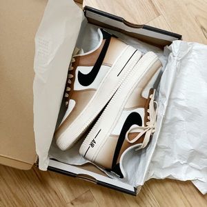 Nike Wmns Air Force 1 ‘07 Ale Brown and Sanddrift